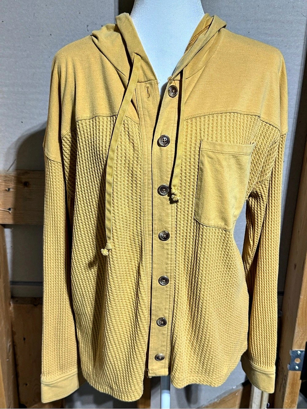 Cato women’s Hooded Knit Shirt Large Yellow long sleeve